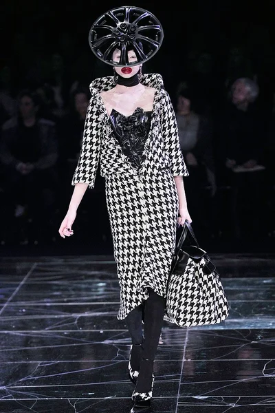 Look 8
